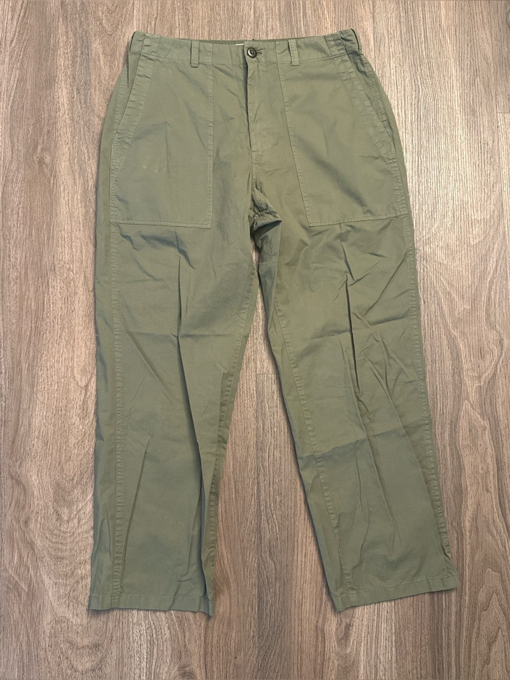 Women's Alex Mill olive green lightweight cargo pants. Size 14.